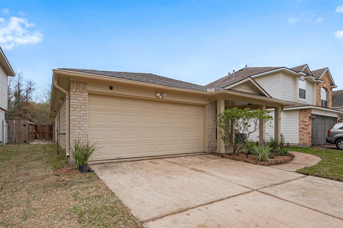 11615 Standing Pine Lane Tomball, TX 77375 - Photo 2 of 48