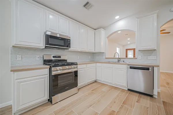 $1,900 | 11615 Standing Pine Lane, Tomball, TX 77375