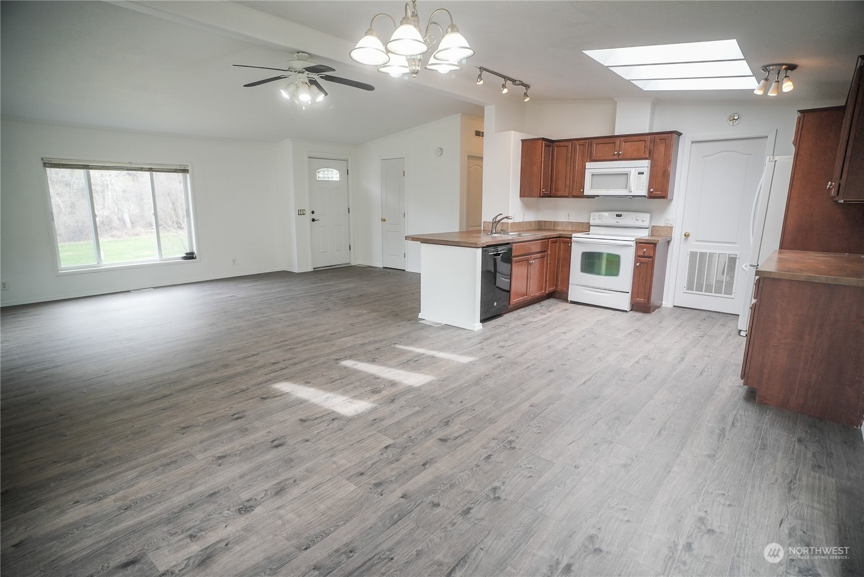 3742 Squilchuck Road, Unit 8 Wenatchee, WA 98801 - Photo 9 of 30 Gallery Image 9