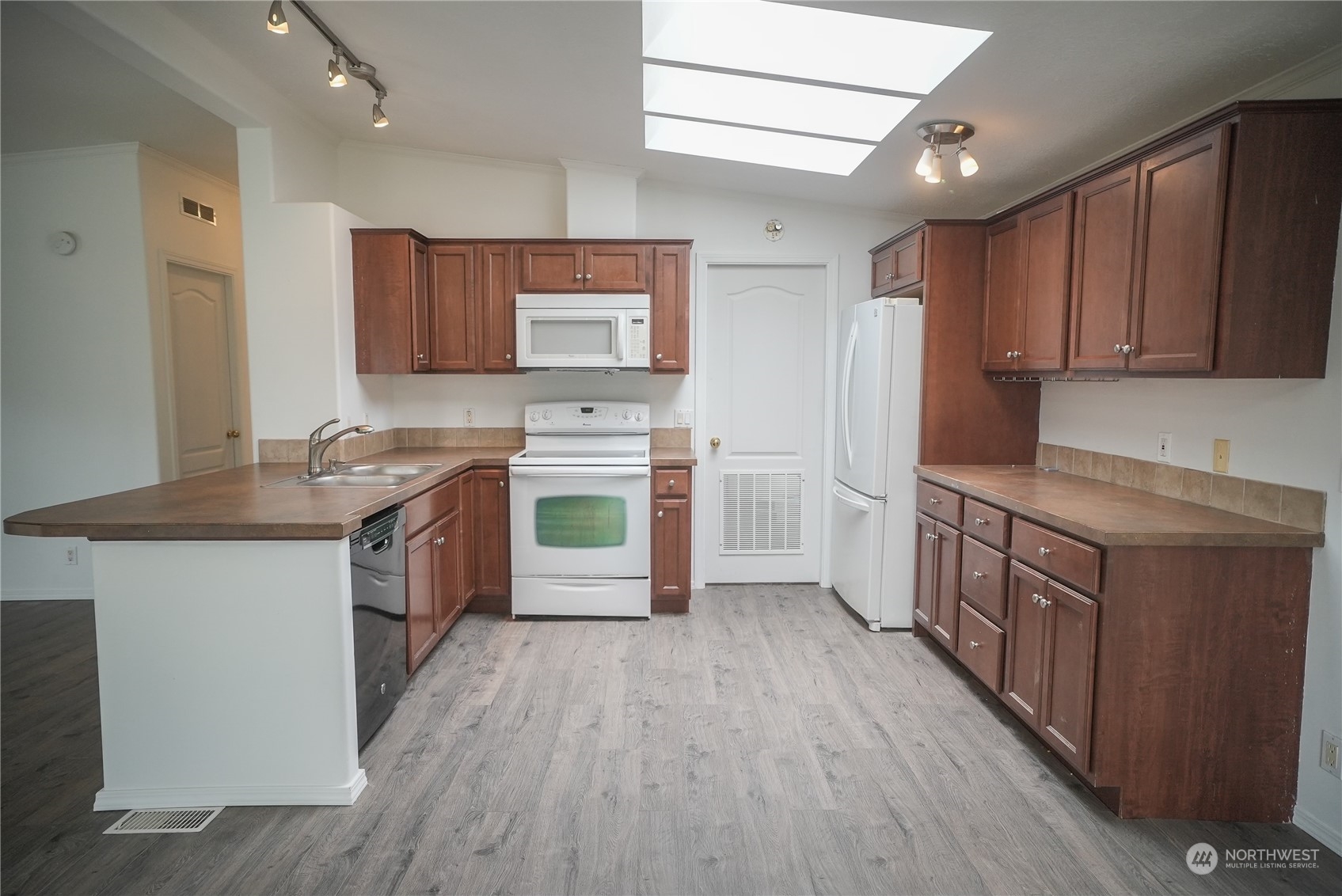 3742 Squilchuck Road, Unit 8 Wenatchee, WA 98801 - Photo 10 of 30 Gallery Image 10