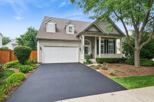 $640,000 | 2975 Adamson Drive, Geneva, IL 60134