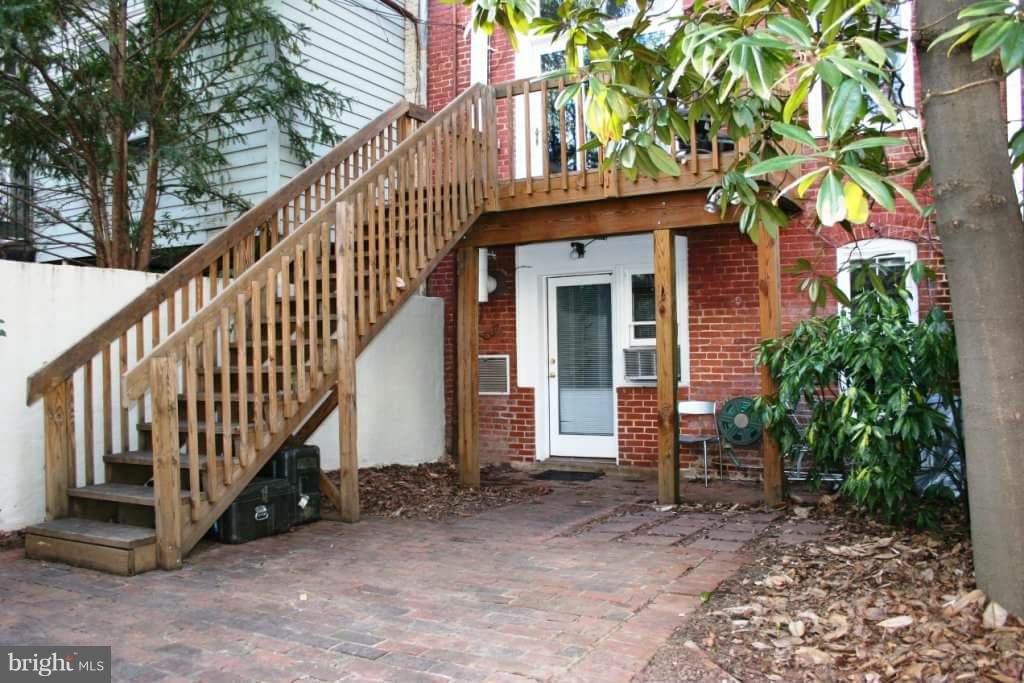 436 New Jersey Avenue Southeast Washington, DC 20003 - Photo 11 of 13 a view of a house with wooden fence