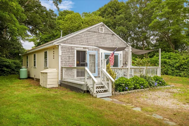 front view of house with a yard