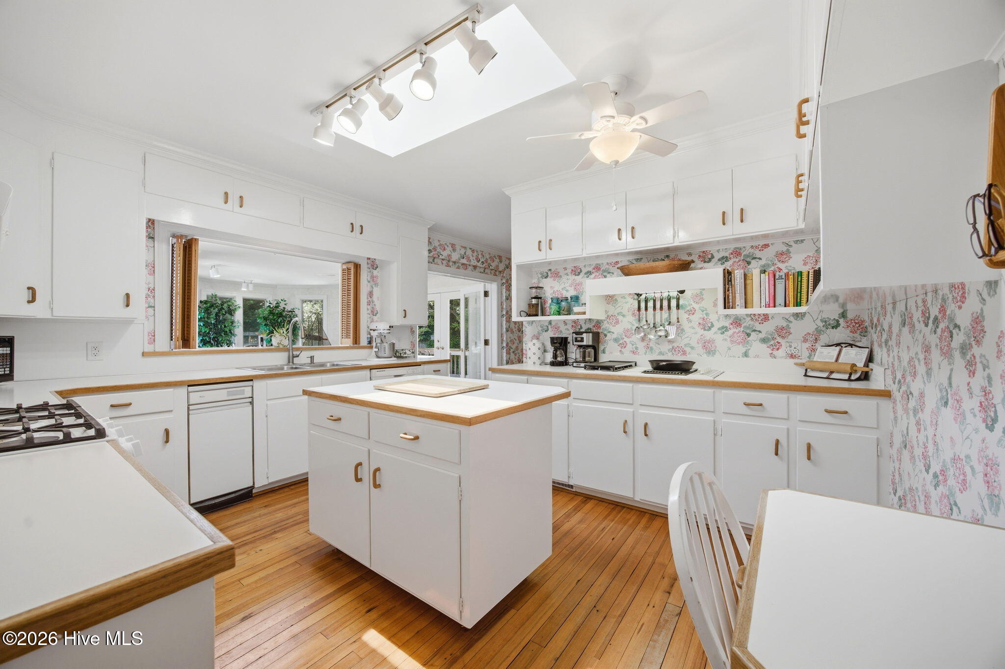 1904 York Street Kinston, NC 28504 - Photo 14 of 60 38-web-or-mls-img_5193