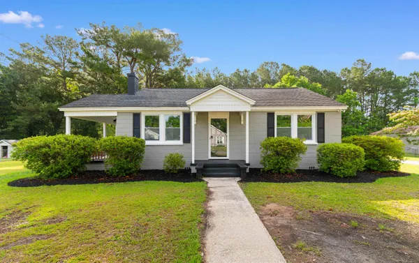 $179,000 | 305 South Magnolia Avenue, Andrews, SC 29510