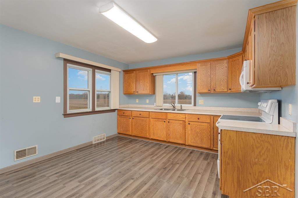 9690 Buck Road Freeland, MI 48623 - Photo 9 of 32