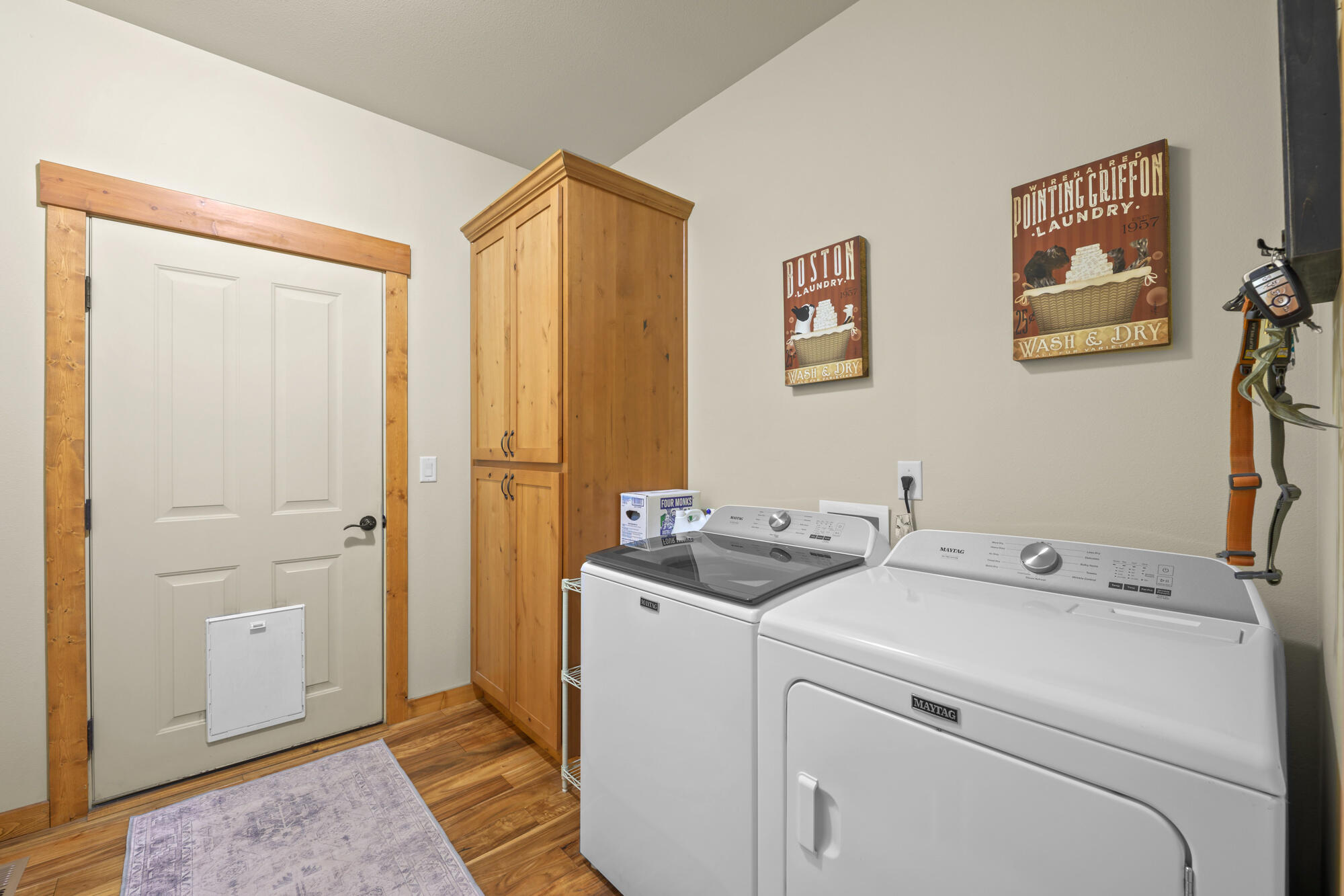 220 Northwest 28th Street Redmond, OR 97756 - Photo 15 of 30