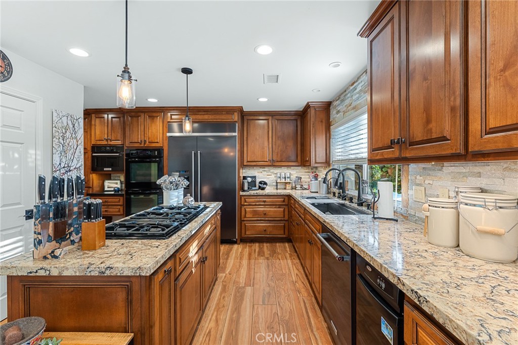 1457 Crestview Road Redlands, CA 92374 - Photo 20 of 60