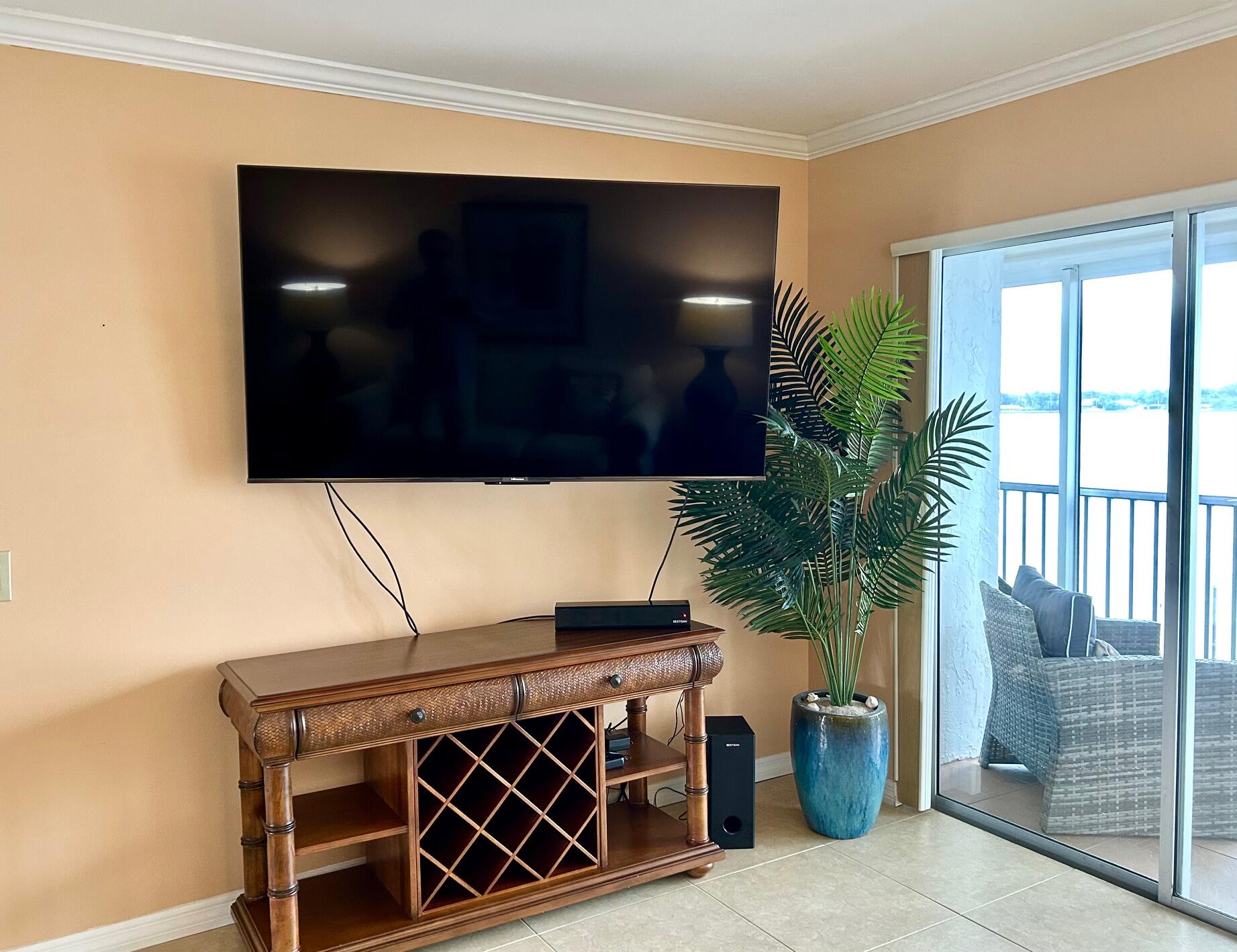 1868 Southwest Palm City Road, Unit 304 Stuart, FL 34994 - Photo 6 of 27 Windjammer LR W TV