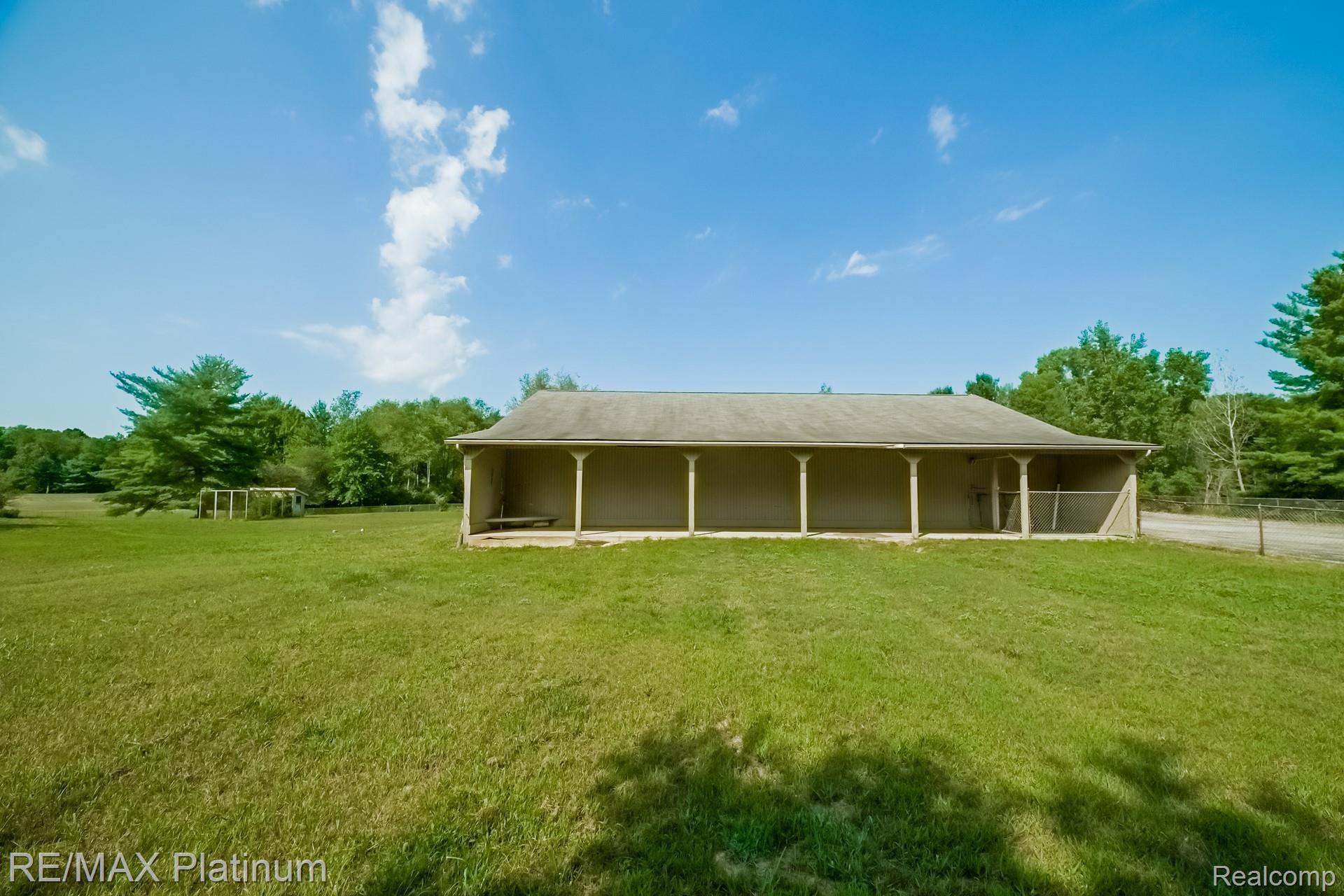 9262 Townley Road Fenton, MI 48430 - Photo 57 of 65 057-photo-exterior-8522381.jpg