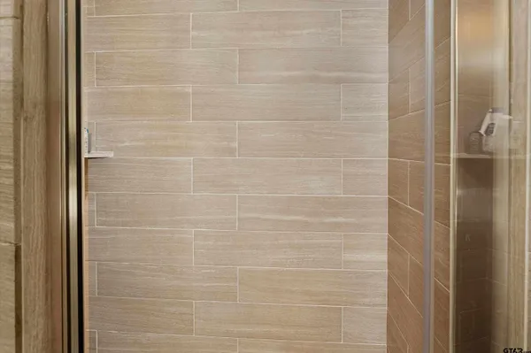 a view of a houses with a yard