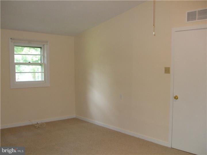 37 Rosedale Avenue Trenton, NJ 08638 - Photo 14 of 20 Bedroom 3