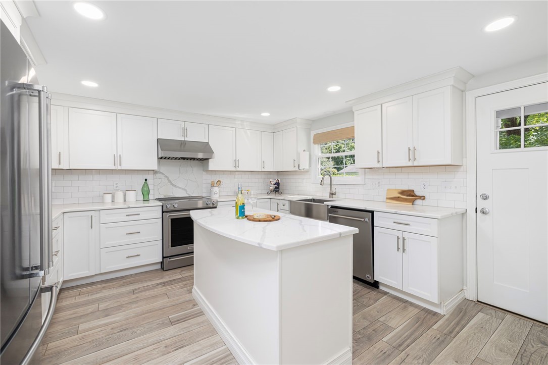 5 Lee Road Barrington, RI 02806 - Photo 8 of 45