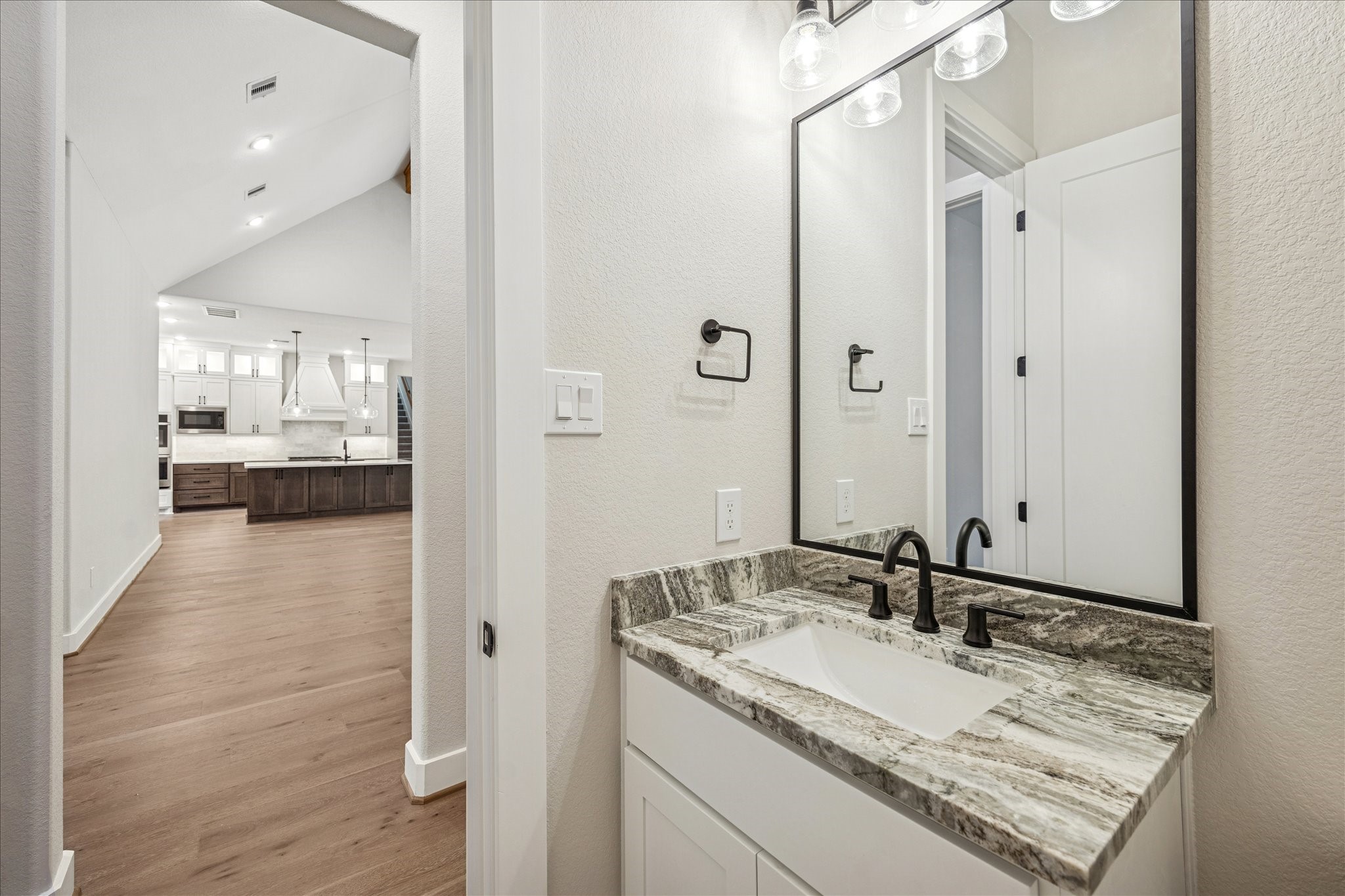 688 Lonestar Road Huntsville, TX 77340 - Photo 18 of 40