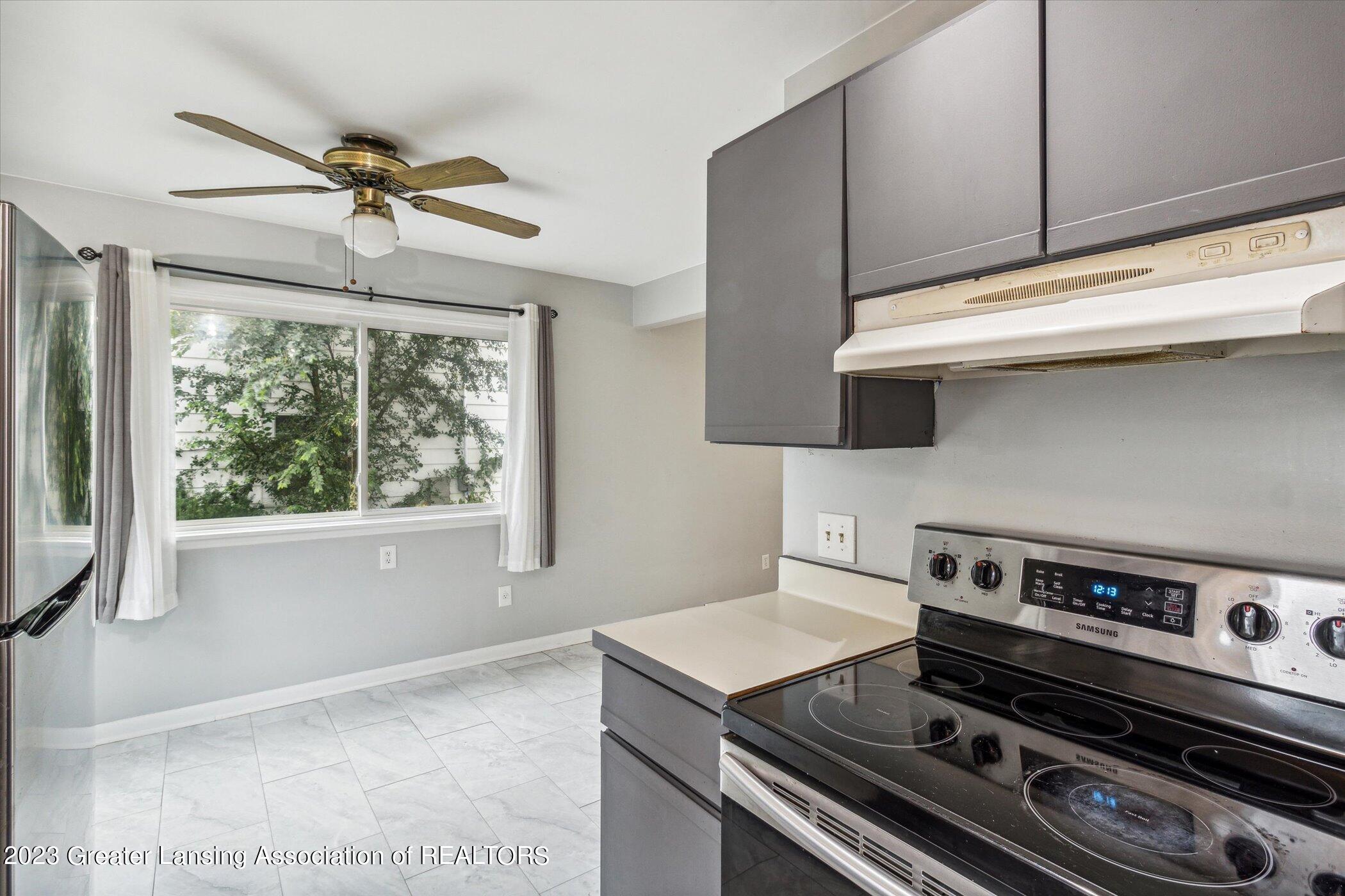 1906 West Rundle Avenue Lansing, MI 48910 - Photo 15 of 47 17-1906-W-Rundle-Ave-Lansing-MI-48910-Wi