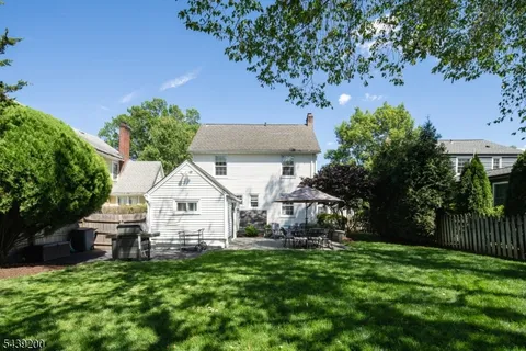 $1,195,000 | 35 North Summit Avenue, Chatham, NJ 07928