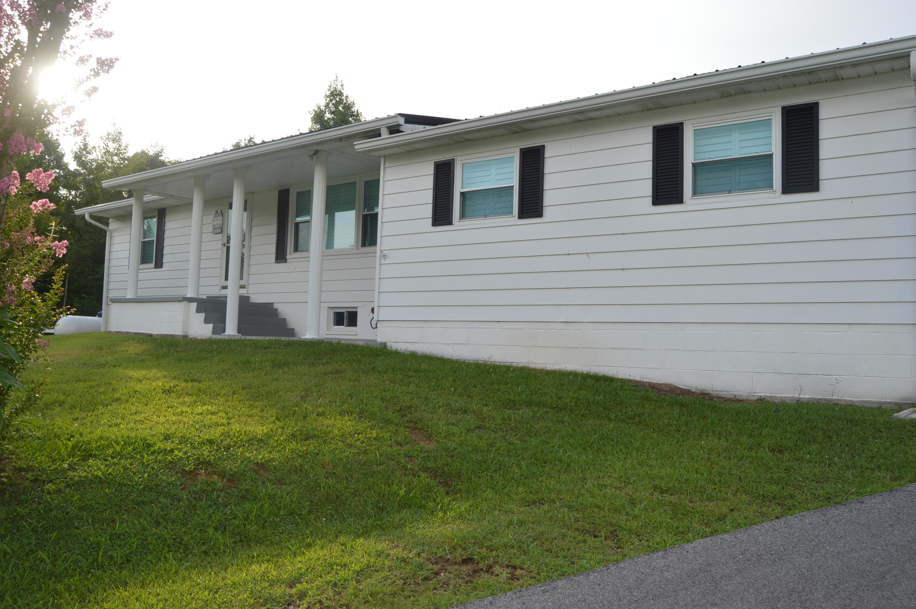 1138 Stanton Road Seymour, TN 37865 - Photo 2 of 21 DSC_3805