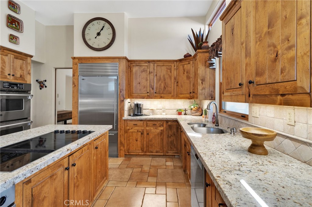 31024 Rabbit Springs Road Lucerne Valley, CA 92356 - Photo 13 of 75