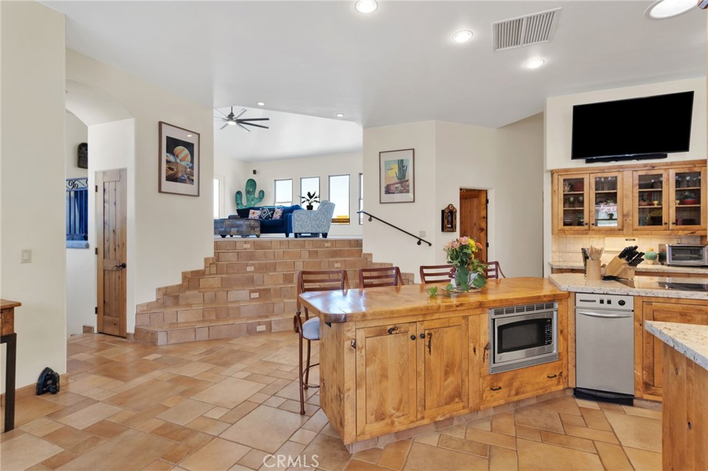 31024 Rabbit Springs Road Lucerne Valley, CA 92356 - Photo 17 of 75