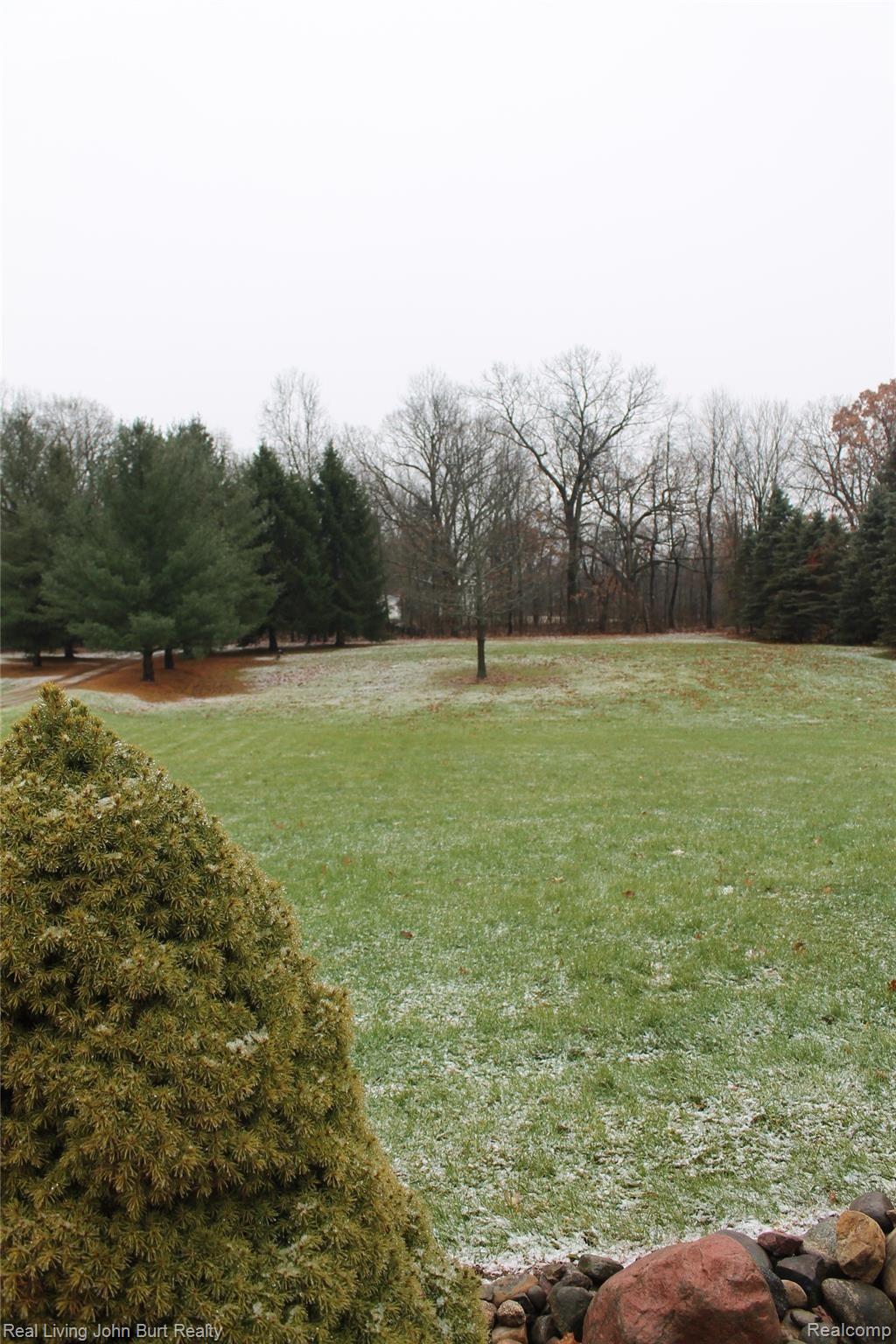13235 Rohn Road Fenton, MI 48430 - Photo 56 of 80 IMG_9674.jpg