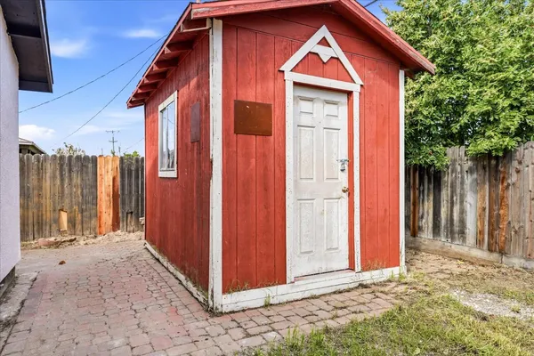 $425,000 | 2020 Aspen Street, Selma, CA 93662