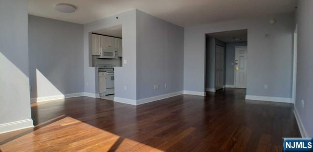 100 Old Palisade Road, Unit 2909 Fort Lee, NJ 07024 - Photo 3 of 9