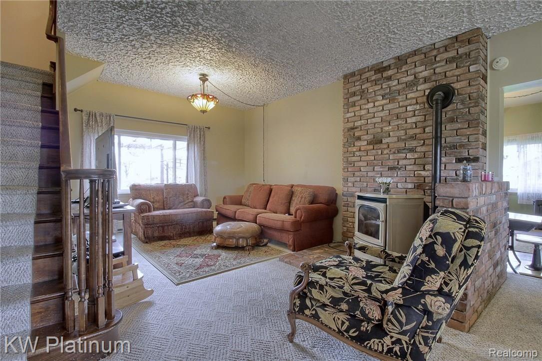 53565 County Line Road New Baltimore, MI 48047 - Photo 14 of 35 Family_Room_2nd_View.jpg