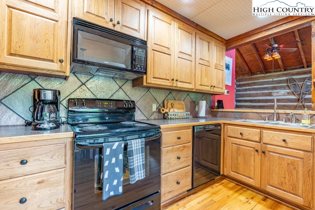 215 Haven Ridge Road Lansing, NC 28643 - Photo 6 of 41 Gallery Image 6