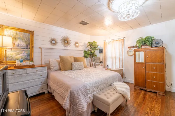 $384,900 | 714 East Jefferson Street, Jefferson City, TN 37760