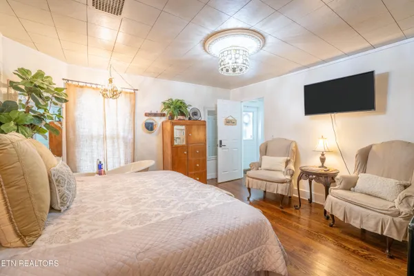 $384,900 | 714 East Jefferson Street, Jefferson City, TN 37760