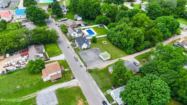 $384,900 | 714 East Jefferson Street, Jefferson City, TN 37760