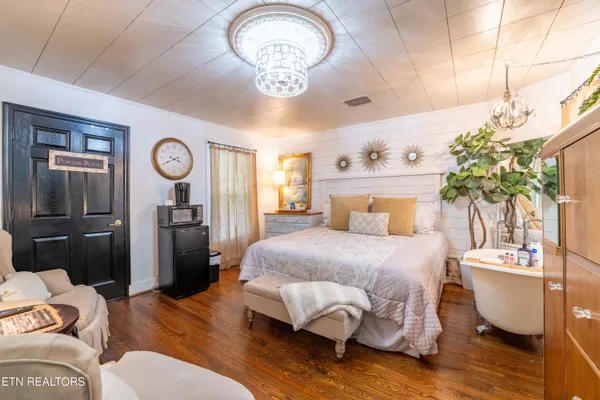 $384,900 | 714 East Jefferson Street, Jefferson City, TN 37760
