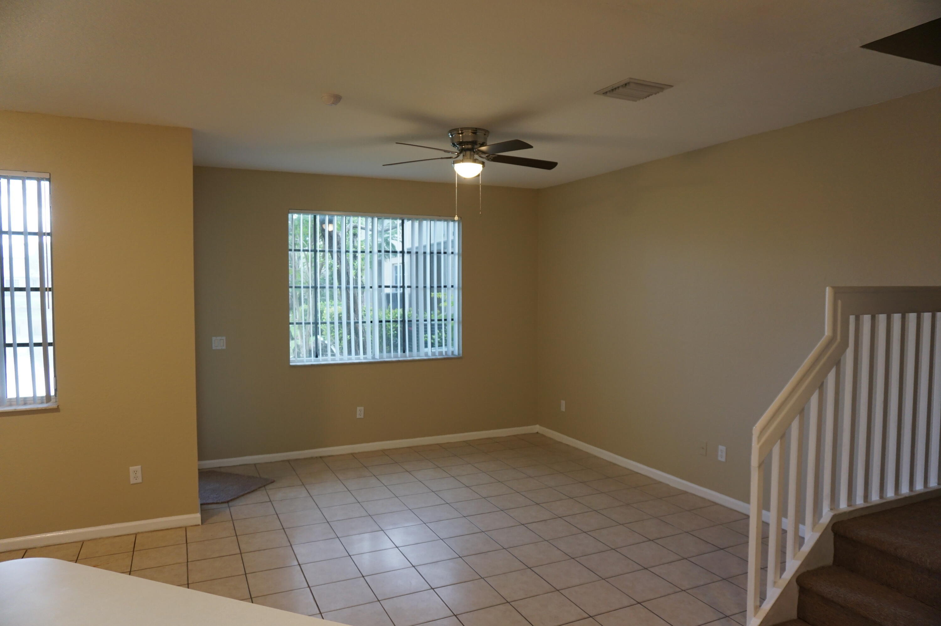 2022 Freeport Drive Riviera Beach, FL 33404 - Photo 4 of 18 DSC06581