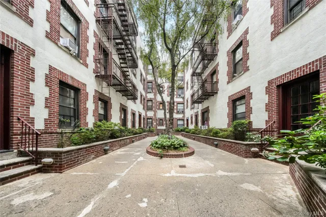 $399,000 | 31-14 Crescent Street, Unit 5B | Astoria