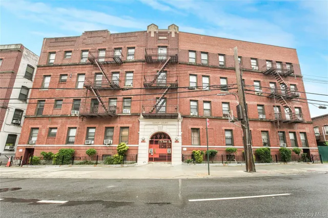 $399,000 | 31-14 Crescent Street, Unit 5B | Astoria