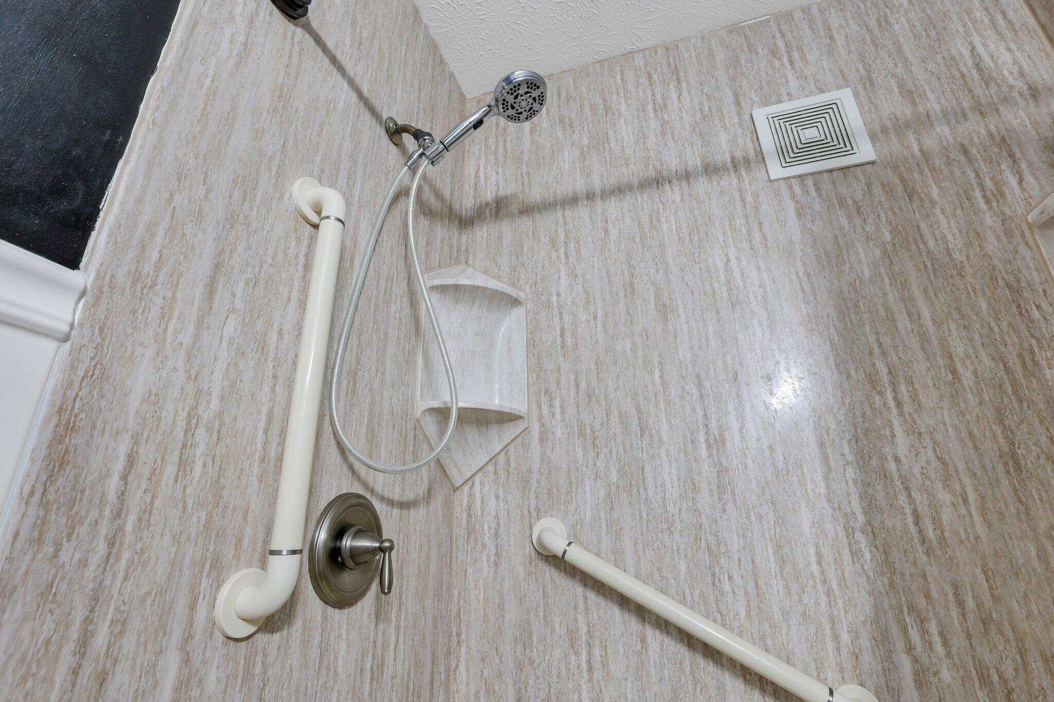 2997 Rivercliff Road Columbus, OH 43223 - Photo 13 of 39 Beautiful Shower