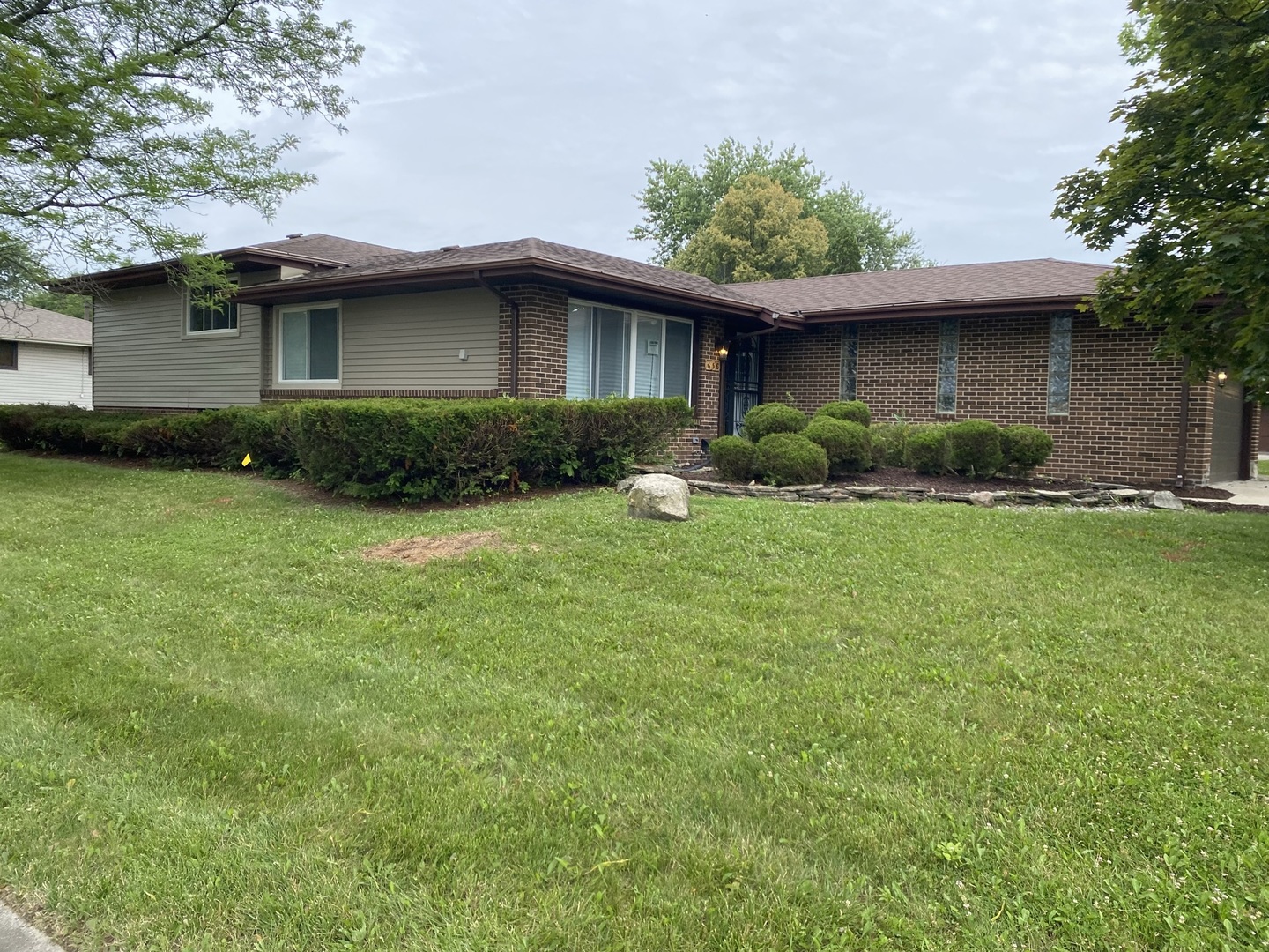 656 Willow Road Matteson, IL 60443 - Photo 2 of 23