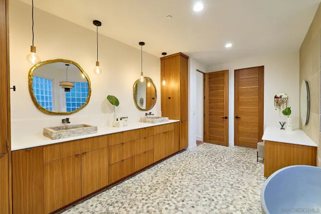 $4,695,000 | 1749 Noma Lane, Encinitas, CA 92024