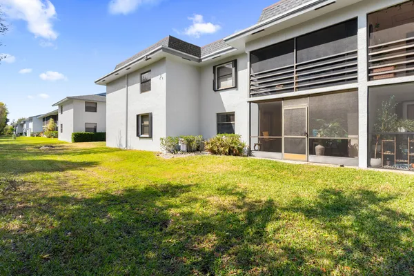 $184,900 | 1270 Southeast Parkview Place, Unit B5, Stuart, FL 34994