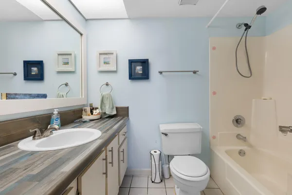 $184,900 | 1270 Southeast Parkview Place, Unit B5, Stuart, FL 34994