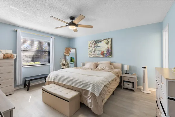 $184,900 | 1270 Southeast Parkview Place, Unit B5, Stuart, FL 34994