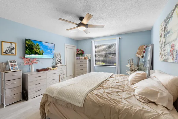 $184,900 | 1270 Southeast Parkview Place, Unit B5, Stuart, FL 34994