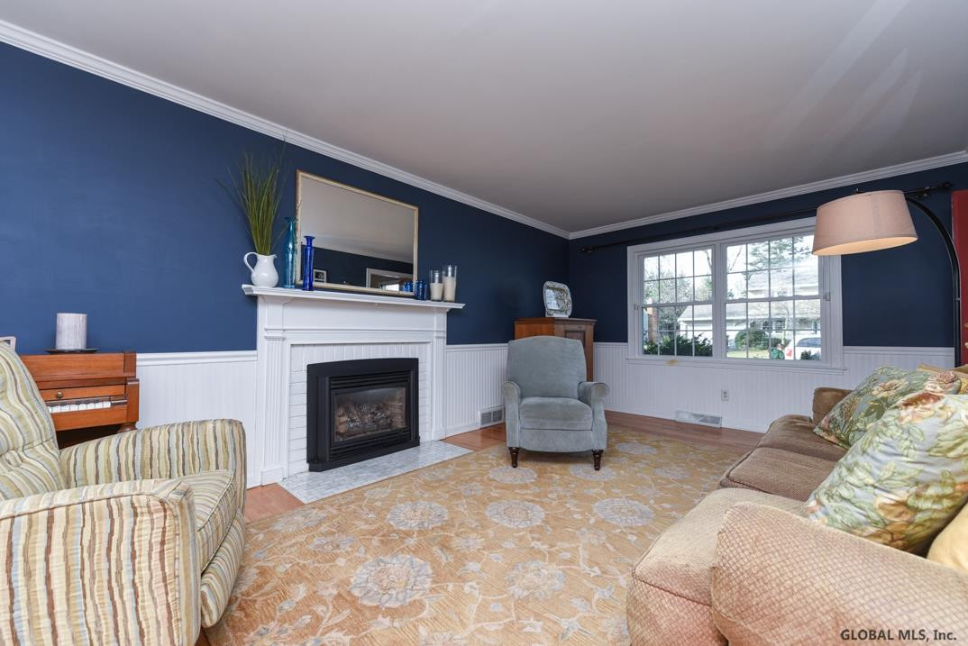 126 Devon Road Bethlehem, NY 12054 - Photo 5 of 14 Photo 5
