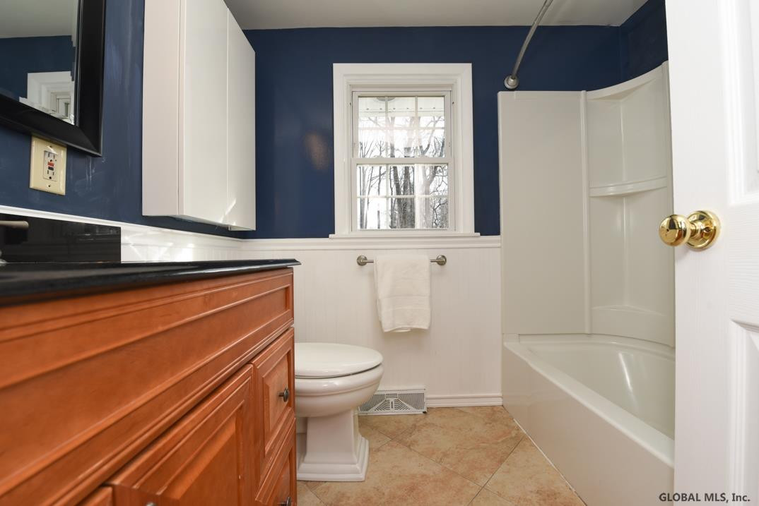 126 Devon Road Bethlehem, NY 12054 - Photo 9 of 14 Photo 9