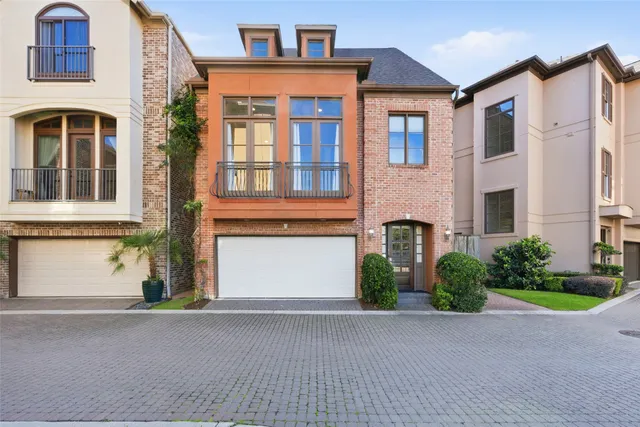 $3,000 | 9295 Buffalo Speedway, Houston, TX 77025