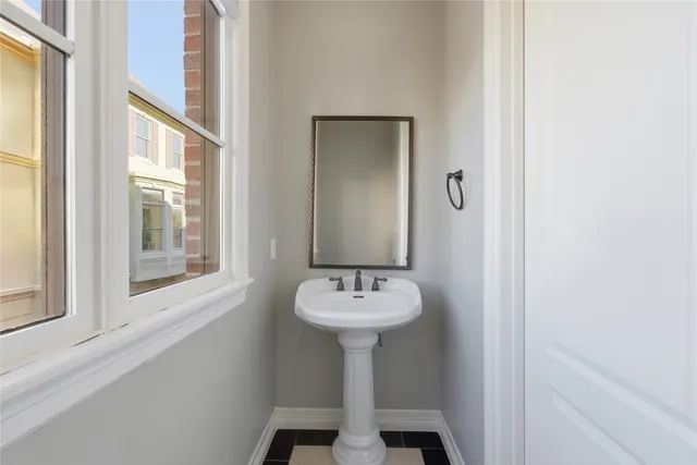 $3,000 | 9295 Buffalo Speedway, Houston, TX 77025