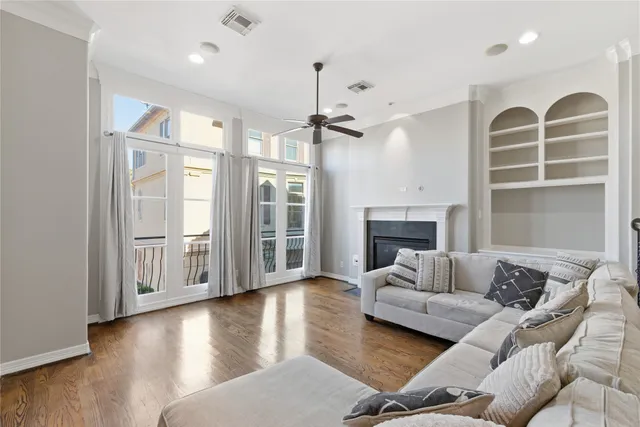 $3,000 | 9295 Buffalo Speedway, Houston, TX 77025