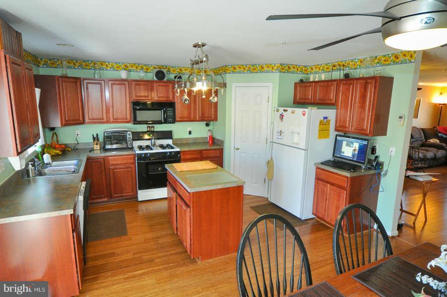 775 Shallow Ridge Court Abingdon, MD 21009 - Photo 8 of 21 Kitchen