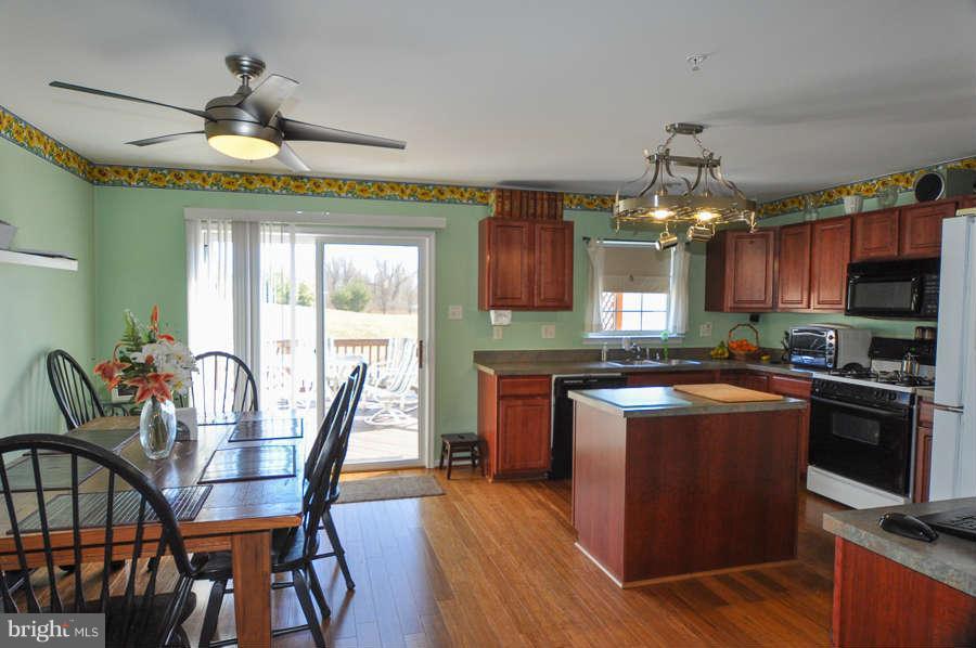 775 Shallow Ridge Court Abingdon, MD 21009 - Photo 9 of 21 Kitchen
