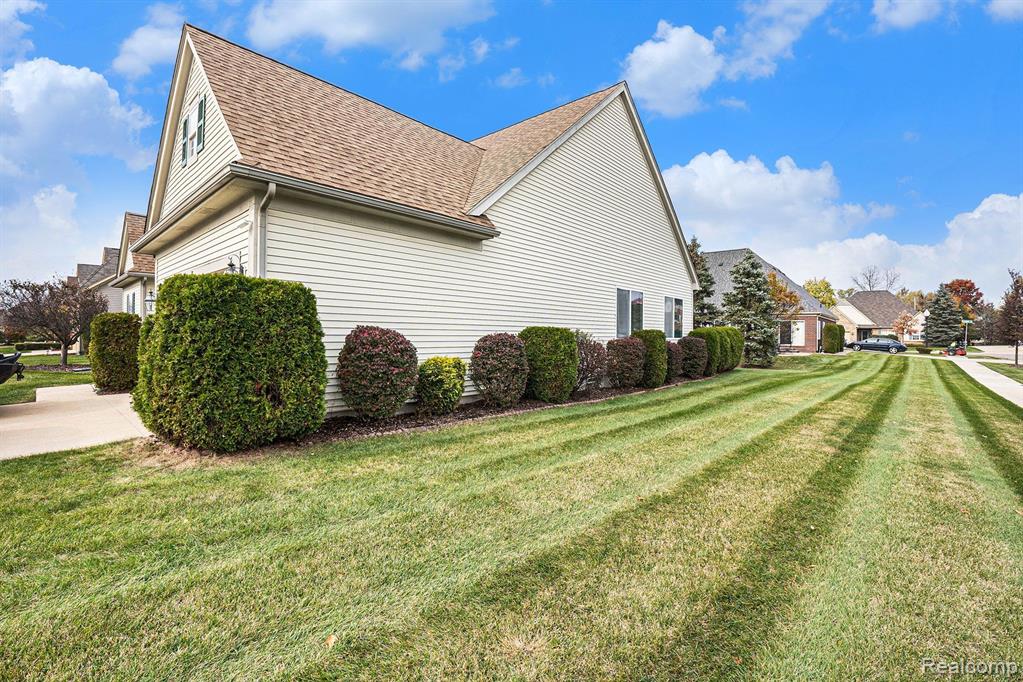 2078 Cattail Circle Rochester Hills, MI 48309 - Photo 5 of 45